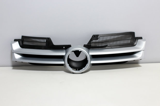 Radiator grille Volkswagen Golf 5 REFLEXSILBER (LA7W)
